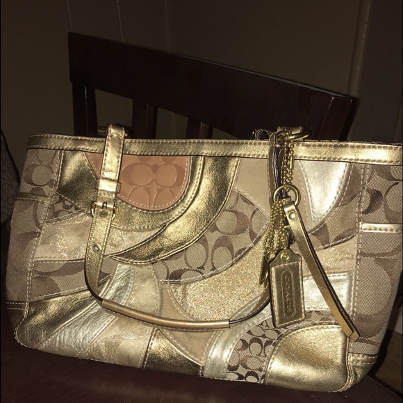 COACH PATCHWORK SIGNATURE MOSAIC GOLD PURSE - Picture 4 of 10